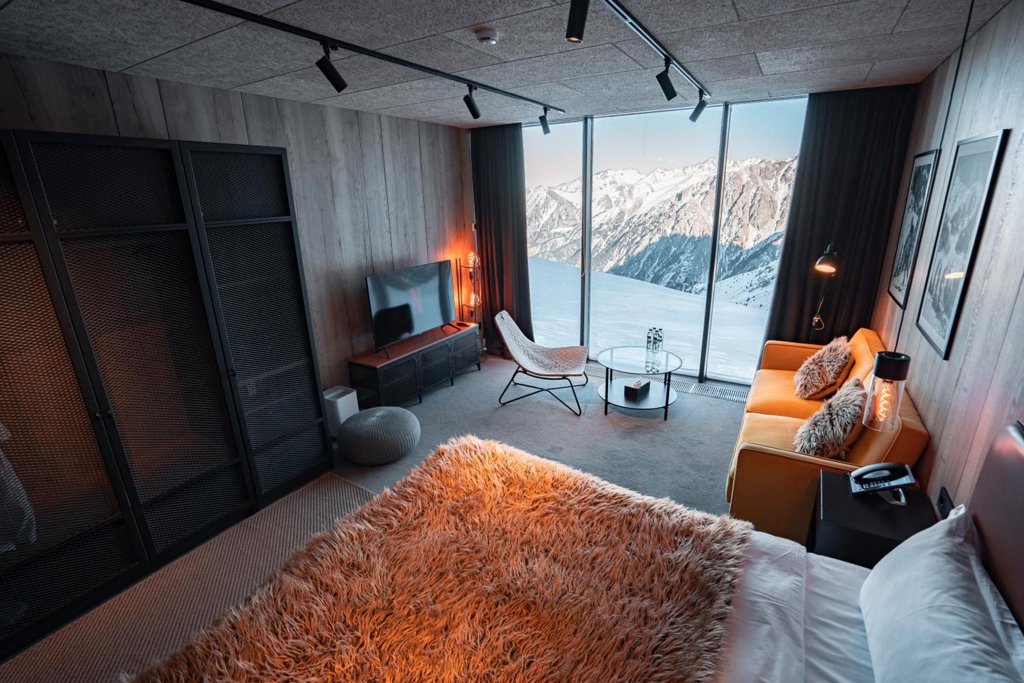 Tenir Eco Hotel, Shymbulak Mountain Resort Alma-Ata Exteriör bild